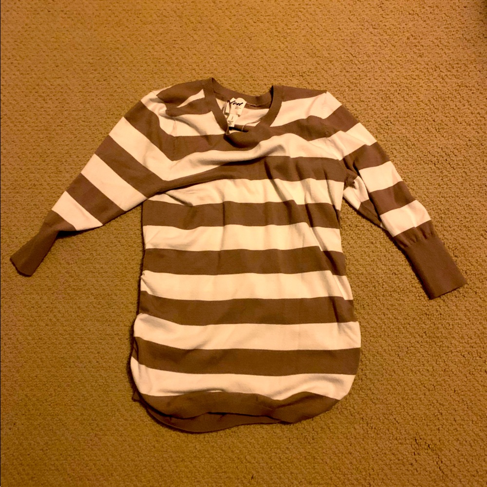 LED MATERNITY SWEATER, size L